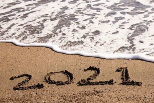 2021 in het zand geschreven